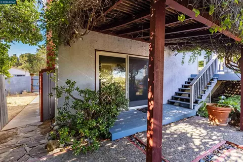 Exterior - 640 Skyline Dr, Martinez, CA 94553 photo 13 of 25
