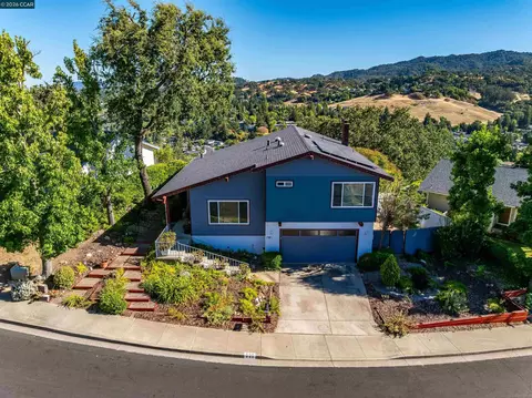 View/Area - 640 Skyline Dr, Martinez, CA 94553 photo 1 of 11