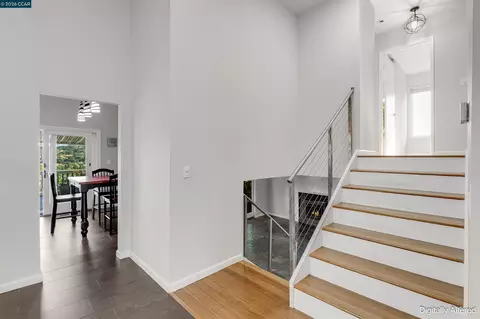 Entry Way - 640 Skyline Dr, Martinez, CA 94553 photo 2 of 6