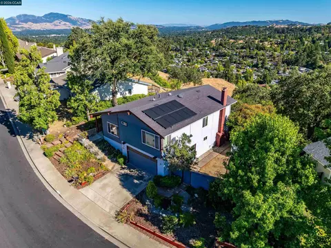 View/Area - 640 Skyline Dr, Martinez, CA 94553 photo 4 of 11