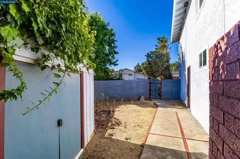 Exterior - 640 Skyline Dr, Martinez, CA 94553 photo 15 of 25