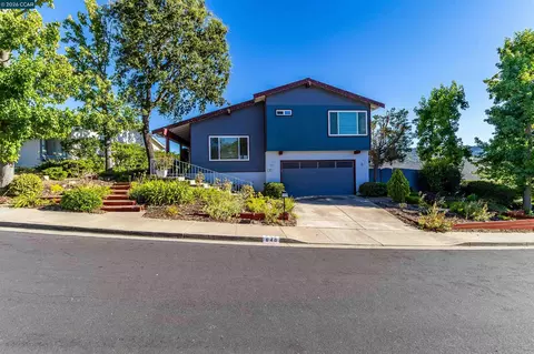 Exterior - 640 Skyline Dr, Martinez, CA 94553 photo 3 of 25