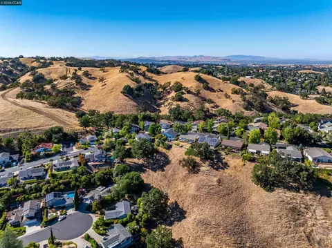 View/Area - 640 Skyline Dr, Martinez, CA 94553 photo 11 of 11