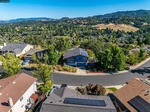 View/Area - 640 Skyline Dr, Martinez, CA 94553 photo 2 of 11