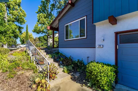 Exterior - 640 Skyline Dr, Martinez, CA 94553 photo 6 of 25