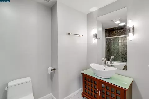 Bath - 640 Skyline Dr, Martinez, CA 94553 photo 3 of 5
