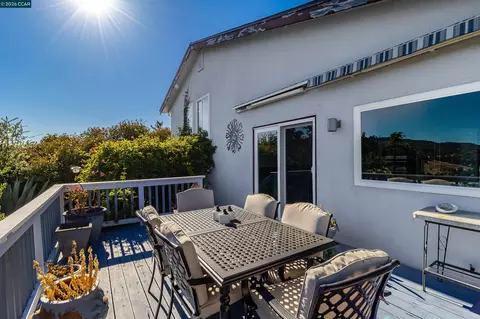 Exterior - 640 Skyline Dr, Martinez, CA 94553 photo 10 of 25