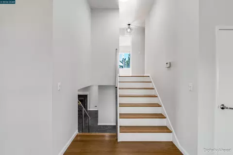 Entry Way - 640 Skyline Dr, Martinez, CA 94553 photo 4 of 6