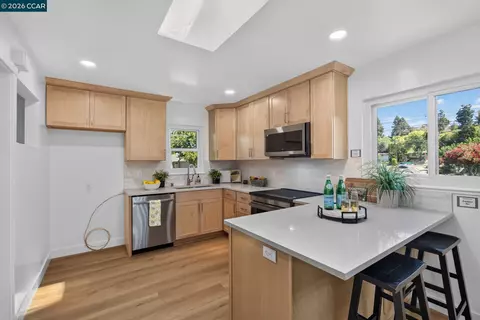 Kitchen - 4352 Cheltenham Ct, Concord, CA 94521 photo 3 of 4