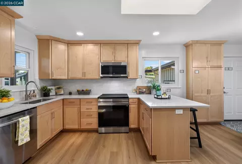 Kitchen - 4352 Cheltenham Ct, Concord, CA 94521 photo 4 of 4