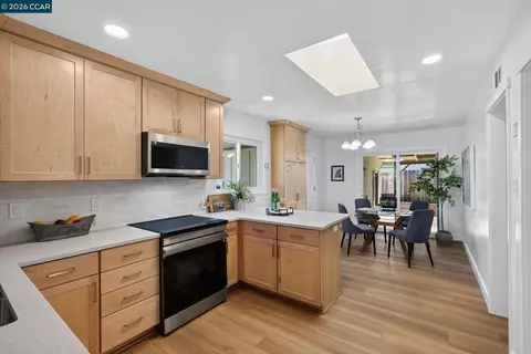 Kitchen - 4352 Cheltenham Ct, Concord, CA 94521 photo 2 of 4