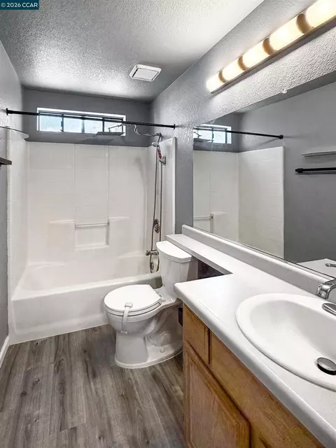 Bath - 113 Sea Crest Cir, Vallejo, CA 94590 photo 1 of 1