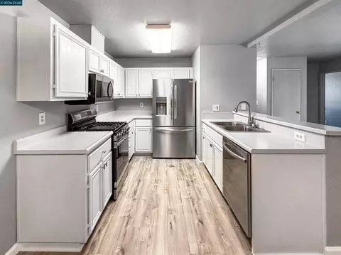Kitchen - 113 Sea Crest Cir, Vallejo, CA 94590 photo 1 of 2