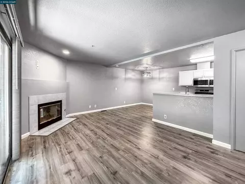 Living - 113 Sea Crest Cir, Vallejo, CA 94590 photo 5 of 5