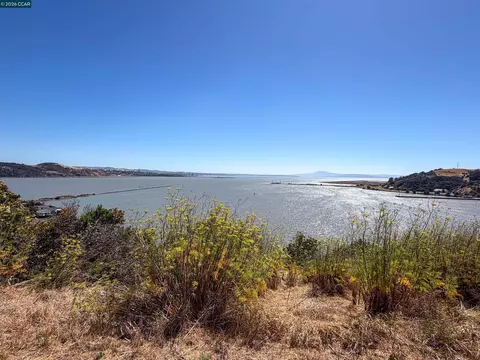 View/Area - 113 Sea Crest Cir, Vallejo, CA 94590 photo 3 of 4
