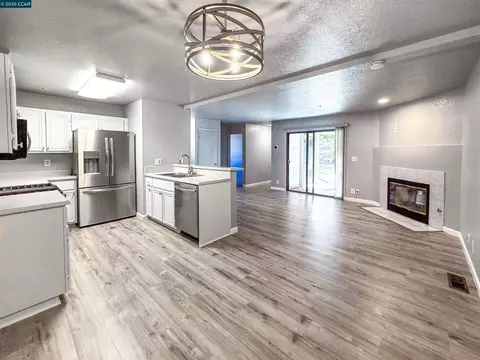 Living - 113 Sea Crest Cir, Vallejo, CA 94590 photo 4 of 5