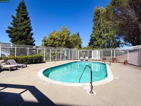 Exterior - 113 Sea Crest Cir, Vallejo, CA 94590 photo 5 of 6