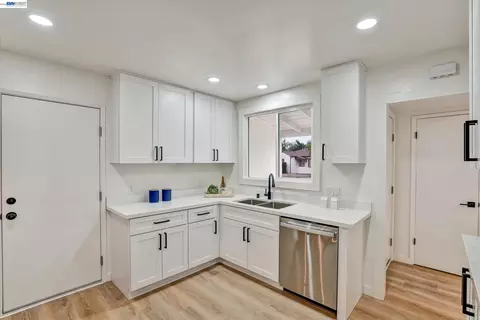 Kitchen - 86 Preda St, San Leandro, CA 94577 photo 1 of 4