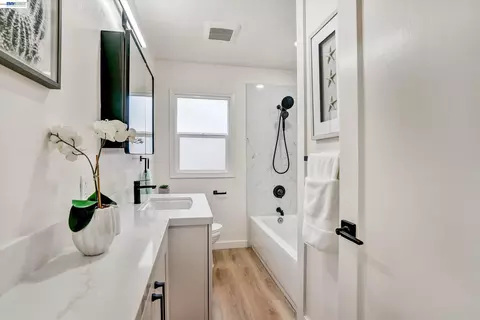 Bath - 86 Preda St, San Leandro, CA 94577 photo 1 of 2