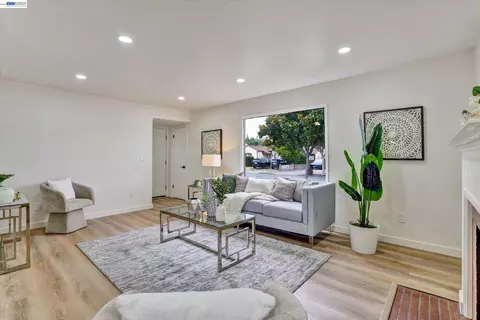 Living - 86 Preda St, San Leandro, CA 94577 photo 3 of 3
