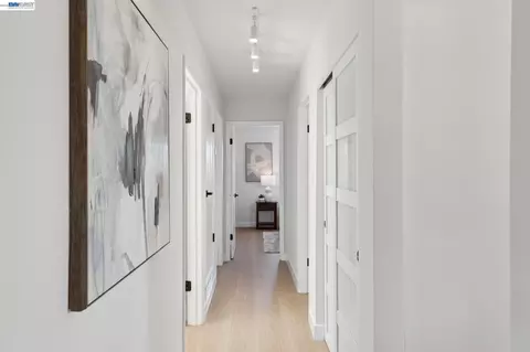 Entry Way - 224 Wilshire Ave, Vallejo, CA 94591 photo 3 of 3