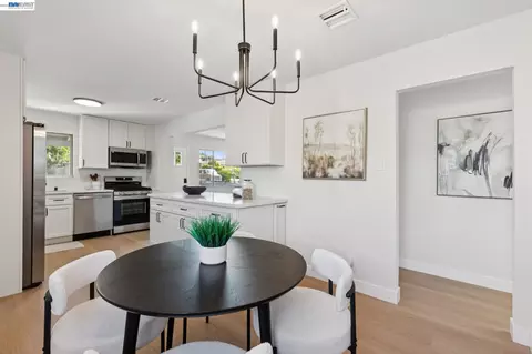 Dining - 224 Wilshire Ave, Vallejo, CA 94591 photo 2 of 2
