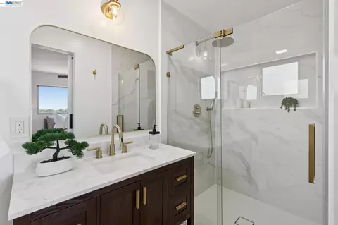 Bath - 224 Wilshire Ave, Vallejo, CA 94591 photo 1 of 4