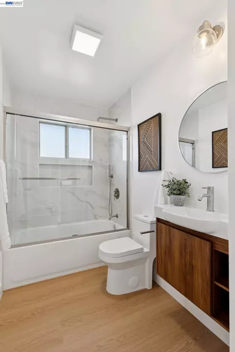 Bath - 224 Wilshire Ave, Vallejo, CA 94591 photo 3 of 4