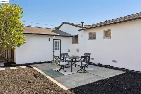 Exterior - 224 Wilshire Ave, Vallejo, CA 94591 photo 5 of 6