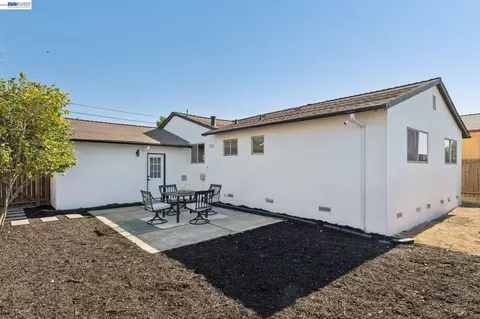 Exterior - 224 Wilshire Ave, Vallejo, CA 94591 photo 6 of 6