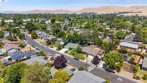 View/Area - 5515 Alaska Dr, Concord, CA 94521 photo 5 of 8