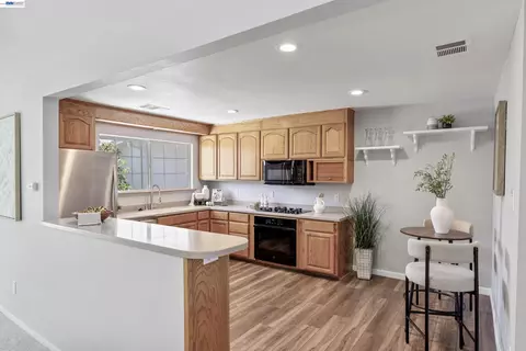 Kitchen - 5515 Alaska Dr, Concord, CA 94521 photo 1 of 2