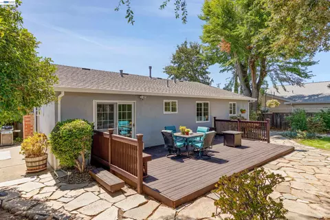 Exterior - 5515 Alaska Dr, Concord, CA 94521 photo 11 of 19