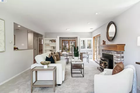 Living - 5515 Alaska Dr, Concord, CA 94521 photo 2 of 3