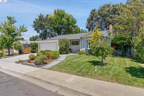 Exterior - 5515 Alaska Dr, Concord, CA 94521 photo 2 of 19