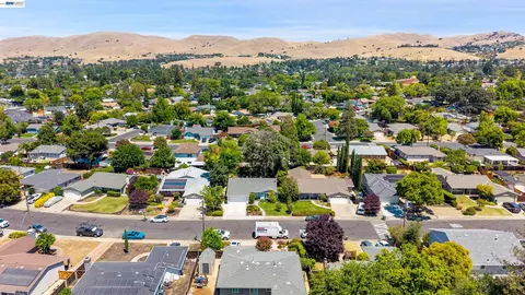 View/Area - 5515 Alaska Dr, Concord, CA 94521 photo 6 of 8