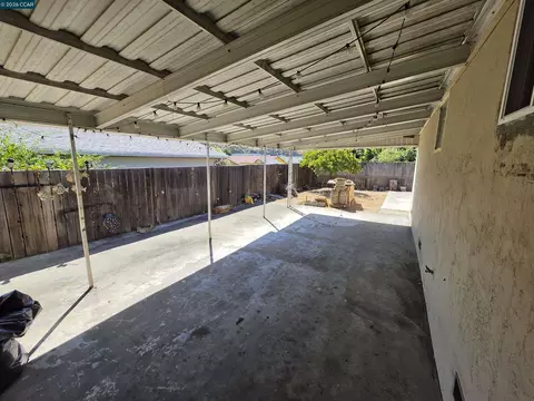 Exterior - 107 Orange St, Vallejo, CA 94590 photo 5 of 8