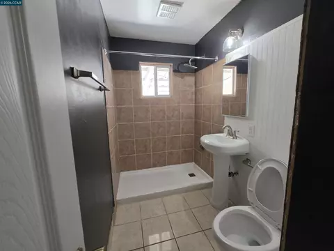 Bath - 107 Orange St, Vallejo, CA 94590 photo 1 of 2
