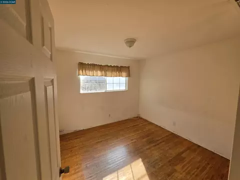 Bedroom - 107 Orange St, Vallejo, CA 94590 photo 1 of 6