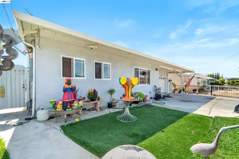 Exterior - 357 White Dr, Hayward, CA 94544 photo 6 of 6