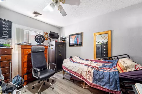 Bedroom - 357 White Dr, Hayward, CA 94544 photo 3 of 5