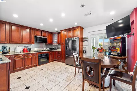 Kitchen - 357 White Dr, Hayward, CA 94544 photo 2 of 2