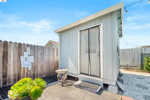 Exterior - 357 White Dr, Hayward, CA 94544 photo 4 of 6