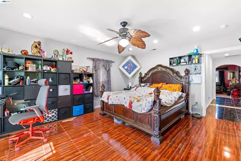 Bedroom - 357 White Dr, Hayward, CA 94544 photo 5 of 5