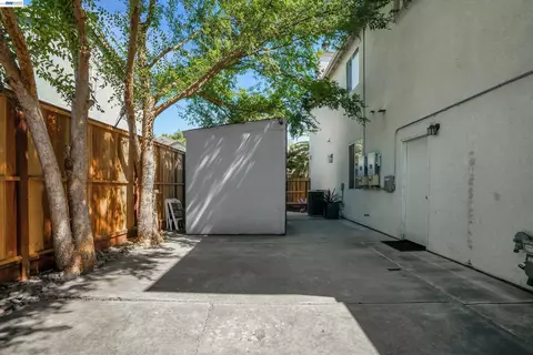 Exterior - 757 Dody Dr, Manteca, CA 95337 photo 6 of 8