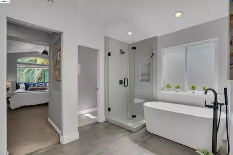 Bath - 757 Dody Dr, Manteca, CA 95337 photo 4 of 4