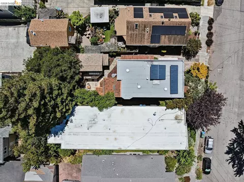 View/Area - 2431 Mckinley Ave, Berkeley, CA 94703 photo 3 of 4