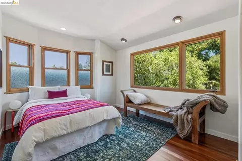 Bedroom - 2431 Mckinley Ave, Berkeley, CA 94703 photo 9 of 11