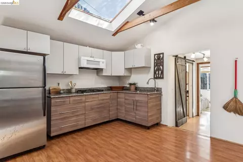 Kitchen - 2431 Mckinley Ave, Berkeley, CA 94703 photo 7 of 7