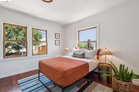 Bedroom - 2431 Mckinley Ave, Berkeley, CA 94703 photo 7 of 11